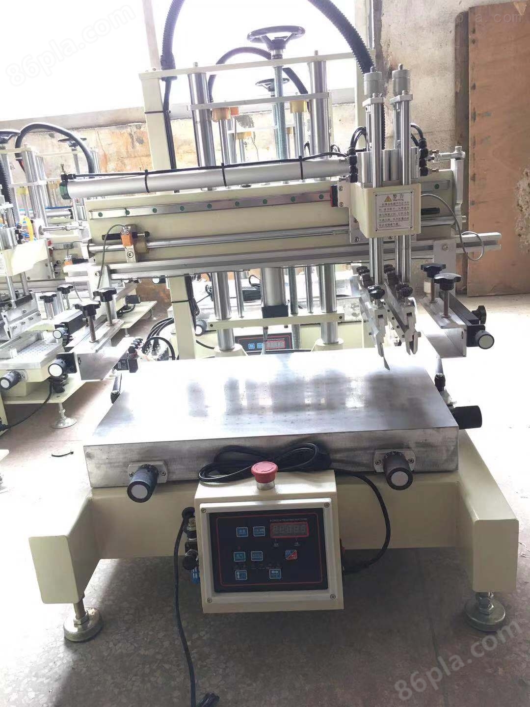鹤壁市丝印机曲面滚印机平面丝网印刷机厂家