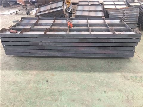 高铁防撞墙模具产品型号 拱形护坡模具制造